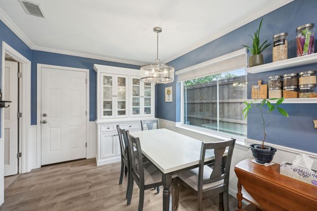 1208 Storyglen Street, Irving, TX 75062