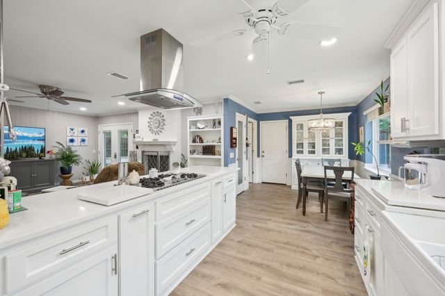 1208 Storyglen Street, Irving, TX 75062
