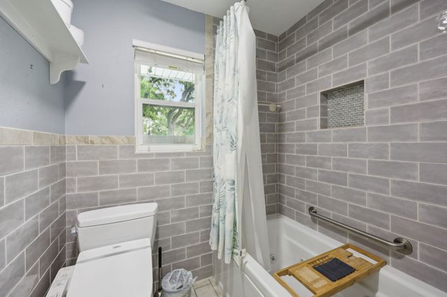 1208 Storyglen Street, Irving, TX 75062