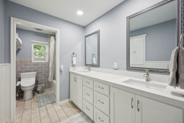 1208 Storyglen Street, Irving, TX 75062