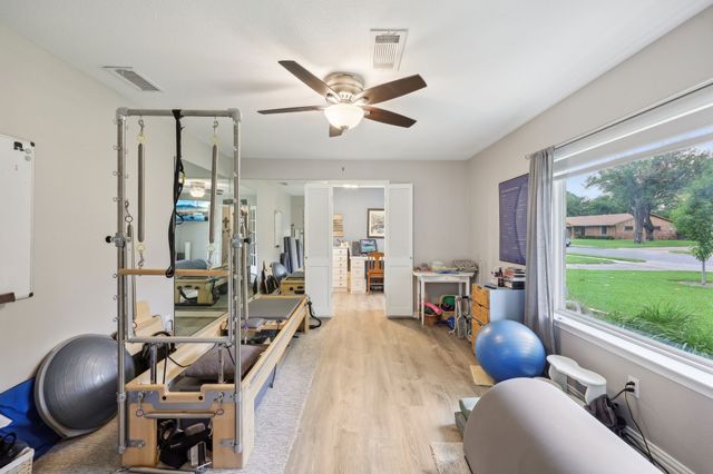 1208 Storyglen Street, Irving, TX 75062