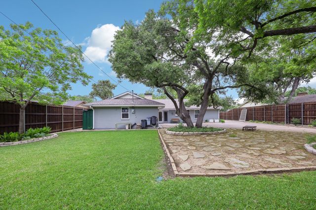 1208 Storyglen Street, Irving, TX 75062