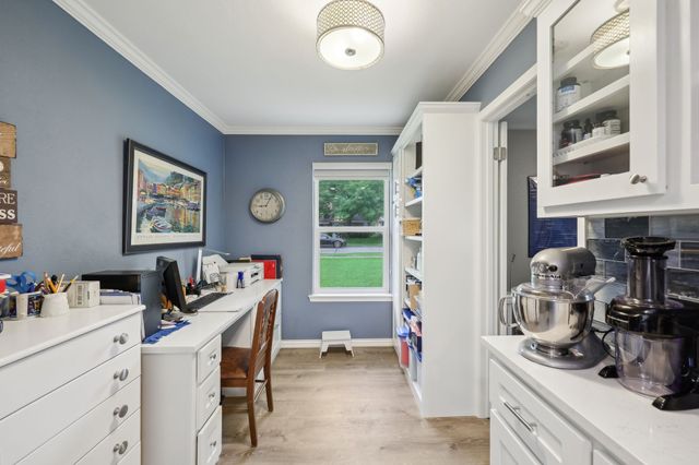 1208 Storyglen Street, Irving, TX 75062