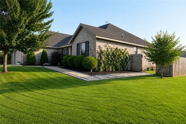 1687 S Harding Place, Fayetteville, AR 72701