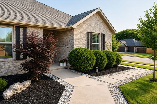 1687 S Harding Place, Fayetteville, AR 72701