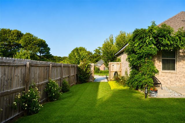 1687 S Harding Place, Fayetteville, AR 72701