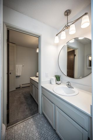 10301 Cedar Lake Road 320, Minnetonka, MN 55305