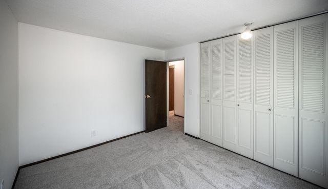 10301 Cedar Lake Road 320, Minnetonka, MN 55305