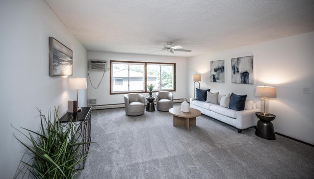 10301 Cedar Lake Road 320, Minnetonka, MN 55305
