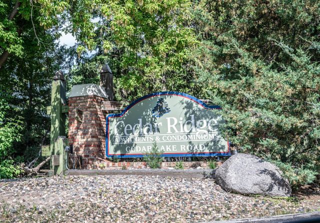 10301 Cedar Lake Road 320, Minnetonka, MN 55305