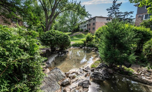 10301 Cedar Lake Road 320, Minnetonka, MN 55305