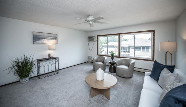 10301 Cedar Lake Road 320, Minnetonka, MN 55305