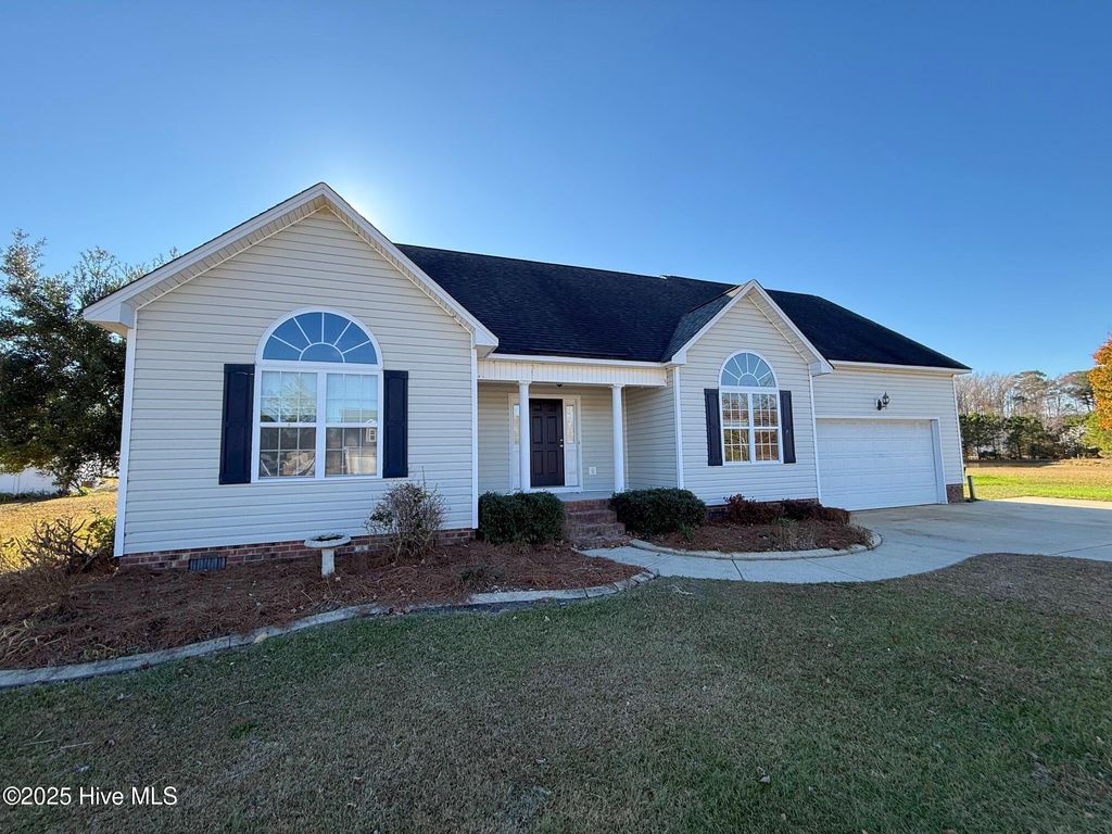 3156 Juniper Branch Drive, Grimesland, NC 27837