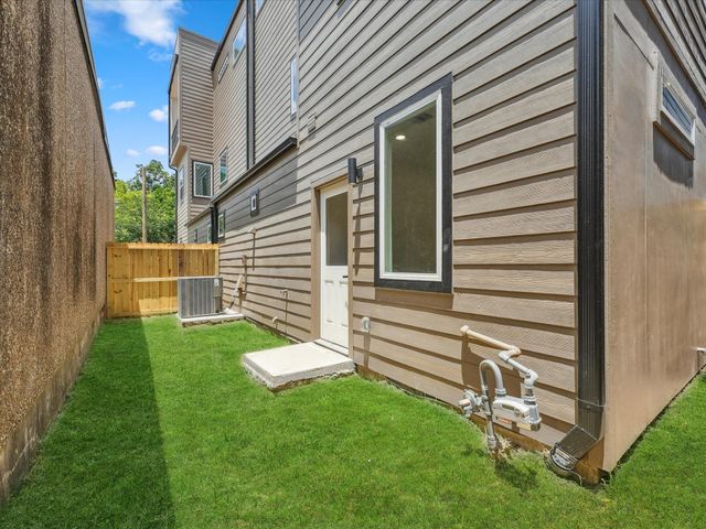 3510 Saltus Street, Houston, TX 77003