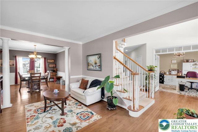 222 Lower Way Road, Palmer Twp, PA 18045