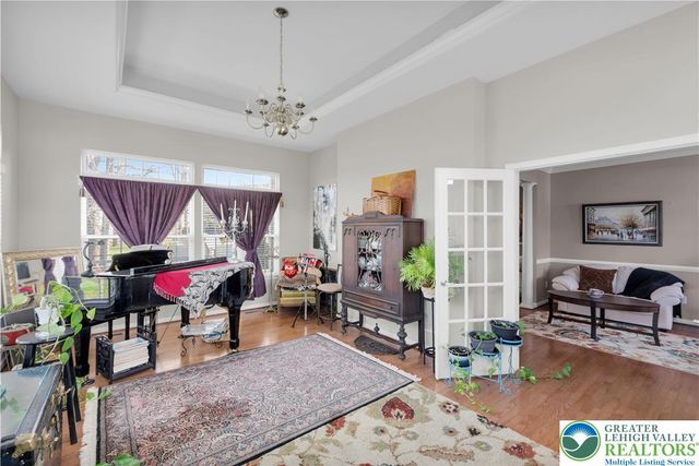 222 Lower Way Road, Palmer Twp, PA 18045