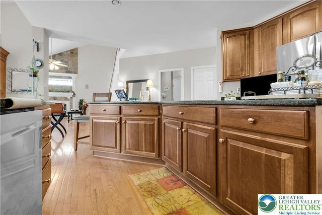 222 Lower Way Road, Palmer Twp, PA 18045