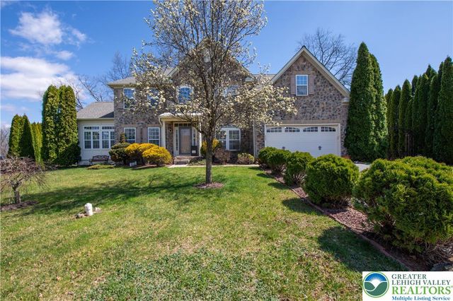 222 Lower Way Road, Palmer Twp, PA 18045