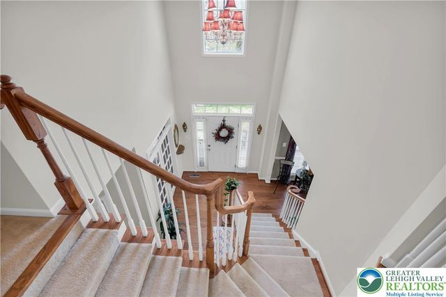 222 Lower Way Road, Palmer Twp, PA 18045