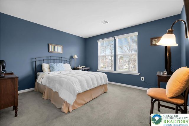 222 Lower Way Road, Palmer Twp, PA 18045