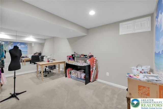222 Lower Way Road, Palmer Twp, PA 18045