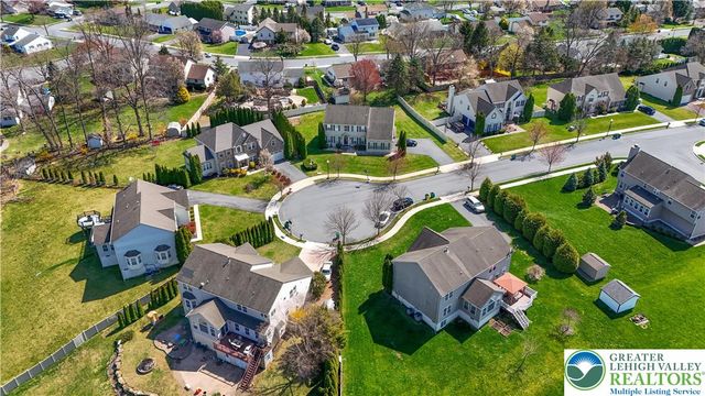 222 Lower Way Road, Palmer Twp, PA 18045