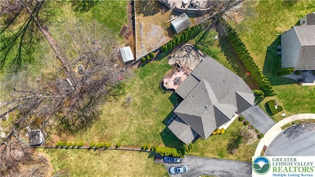 222 Lower Way Road, Palmer Twp, PA 18045