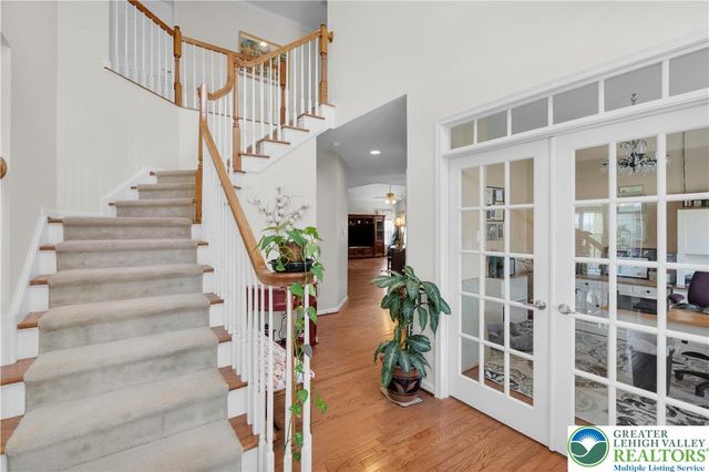 222 Lower Way Road, Palmer Twp, PA 18045