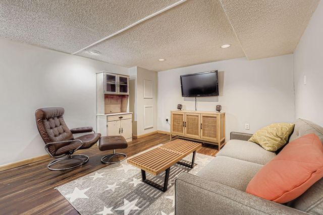 4416 30th Avenue S, Minneapolis, MN 55406