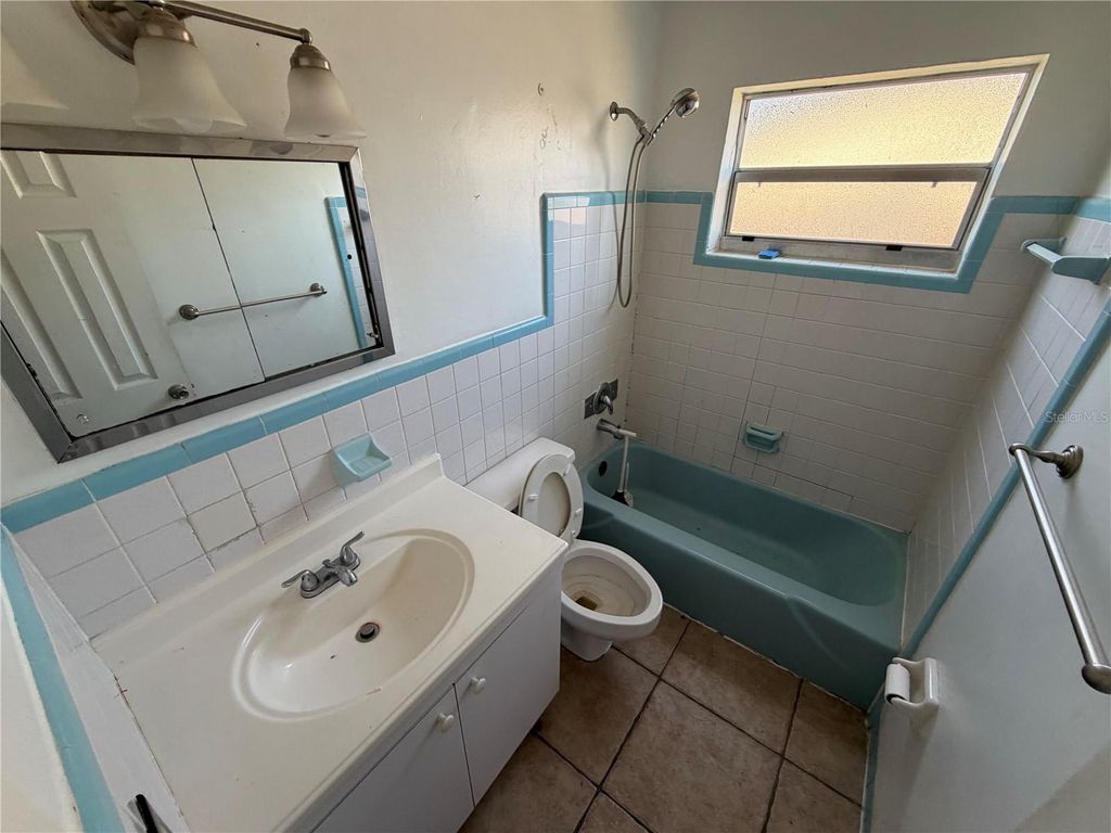 Image 16 of property listing at 4100 NW 39TH AVENUE, Fort Lauderdale, FL 33309