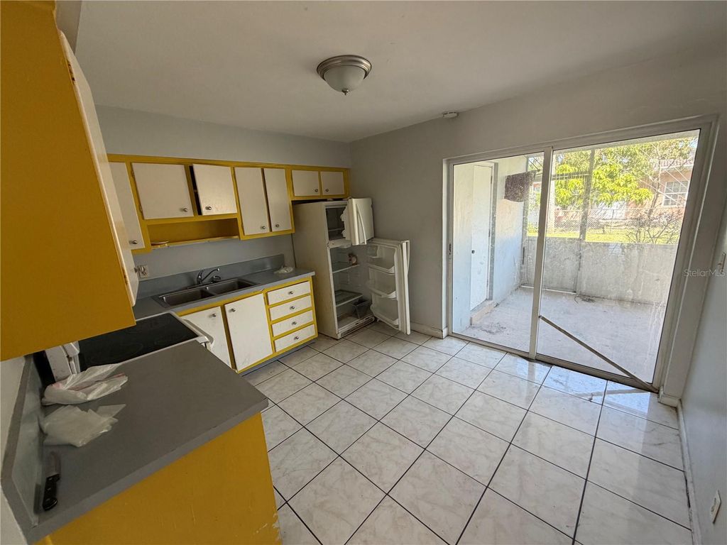 Image 21 of property listing at 4100 NW 39TH AVENUE, Fort Lauderdale, FL 33309