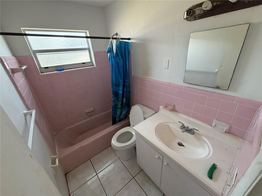 Image 23 of property listing at 4100 NW 39TH AVENUE, Fort Lauderdale, FL 33309