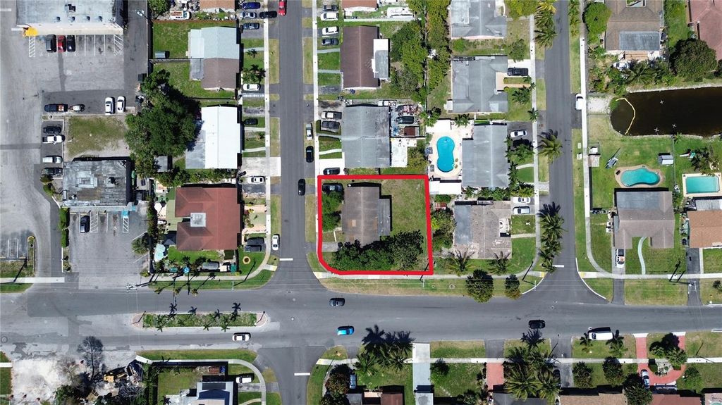 Image 31 of property listing at 4100 NW 39TH AVENUE, Fort Lauderdale, FL 33309