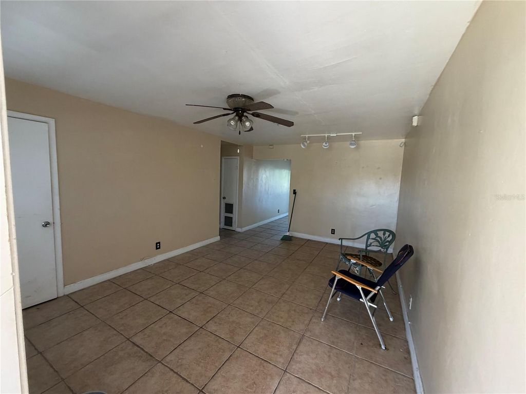 Image 6 of property listing at 4100 NW 39TH AVENUE, Fort Lauderdale, FL 33309