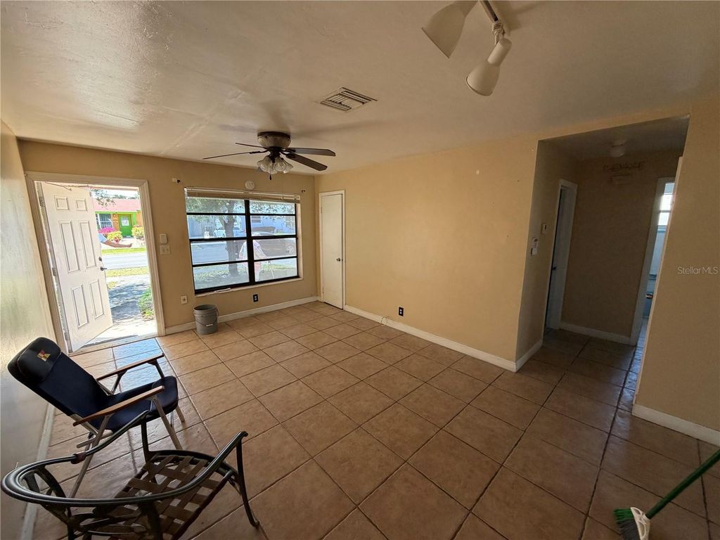 Image 7 of property listing at 4100 NW 39TH AVENUE, Fort Lauderdale, FL 33309