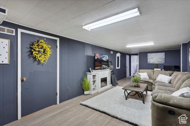 4533 S 2075 W, Roy, UT 84067