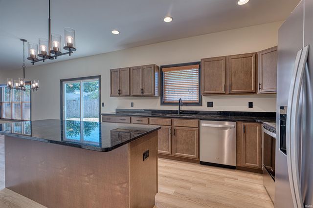 312 SUNSET Drive, Mount Vernon, IN 47620