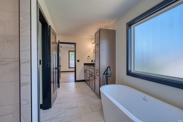 312 SUNSET Drive, Mount Vernon, IN 47620