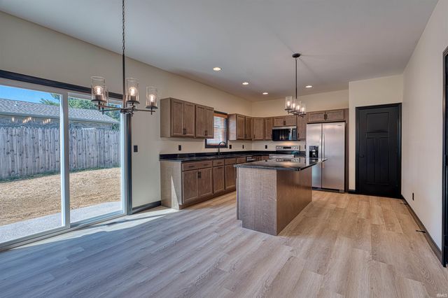 312 SUNSET Drive, Mount Vernon, IN 47620