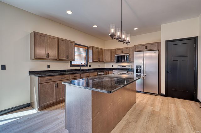 312 SUNSET Drive, Mount Vernon, IN 47620