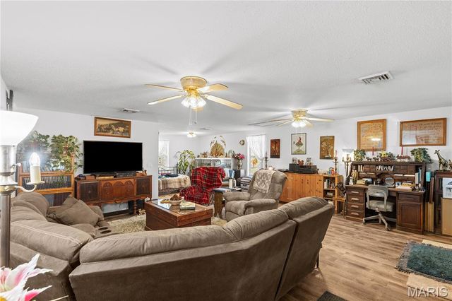 345 Robin Lane, St Clair, MO 63077