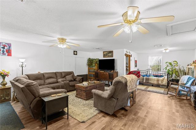 345 Robin Lane, St Clair, MO 63077