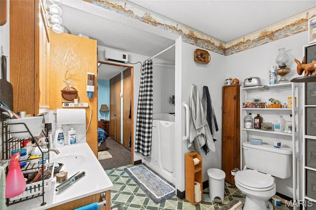 345 Robin Lane, St Clair, MO 63077