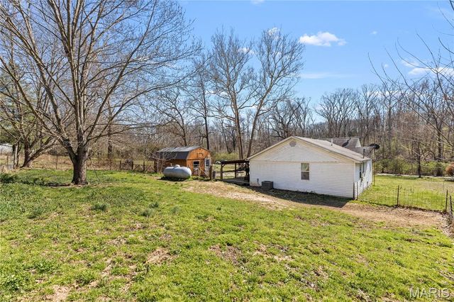 345 Robin Lane, St Clair, MO 63077