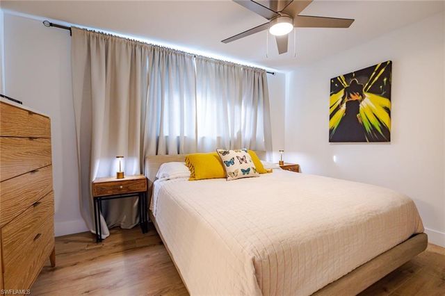 811 94th AVE N, Naples, FL 34108