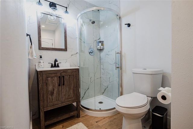 811 94th AVE N, Naples, FL 34108