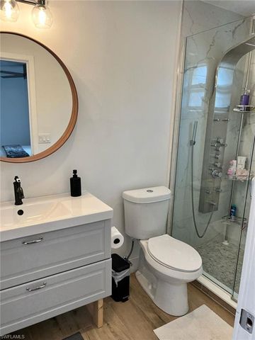 811 94th AVE N, Naples, FL 34108