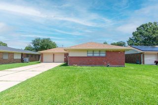 2018 16th Avenue N, Texas City, TX 77590