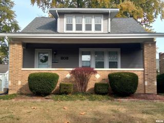 803 W MEADOW Place, Peoria, IL 61604