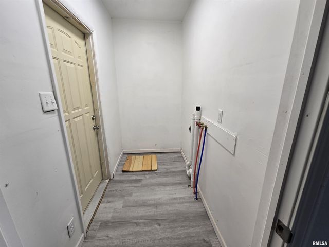 637 S 3RD Avenue, Canton, IL 61520